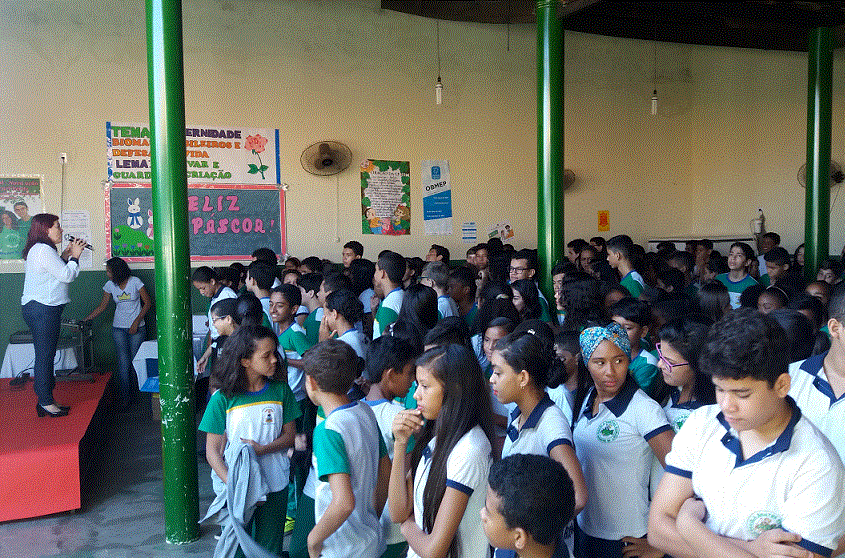 Cerca de 350 alunos da Escola Municipal Santos Dumont participam de palestra sobre OBMEP.