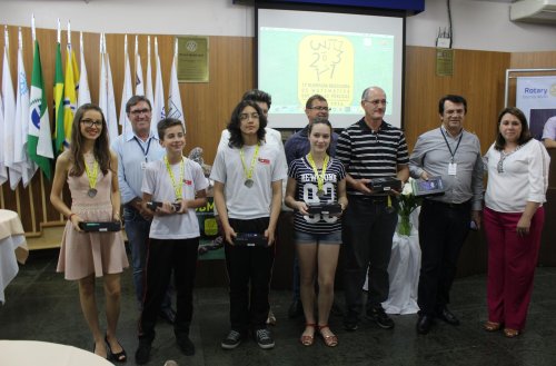 Alguns medalhistas da Premiação dos NREs Francisco Beltrão, Dois Vizinhos e Laranjeiras do Sul