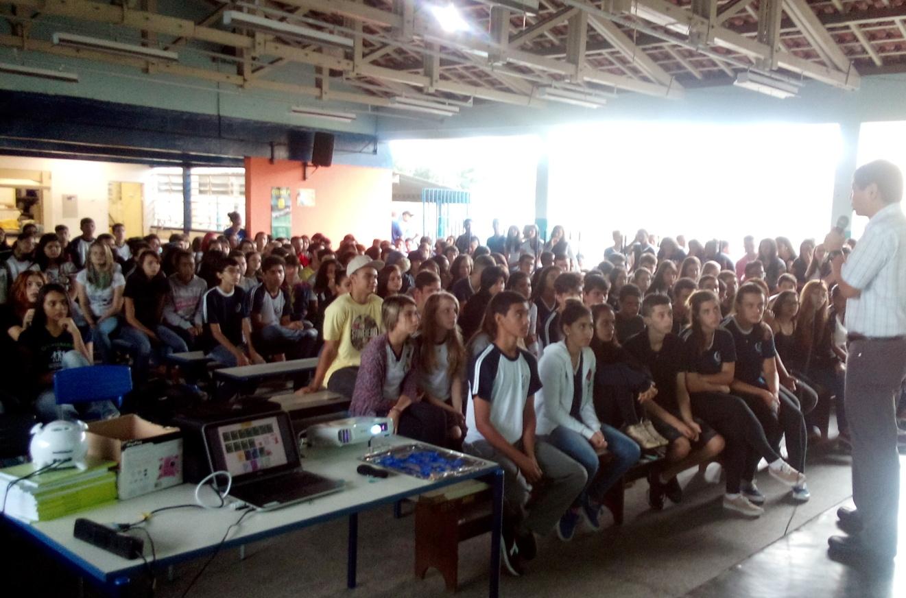 Mais de 400 Pessoas se reuniram na Escola Ryoiti Yassuda para receber Informações sobre a OBMEP